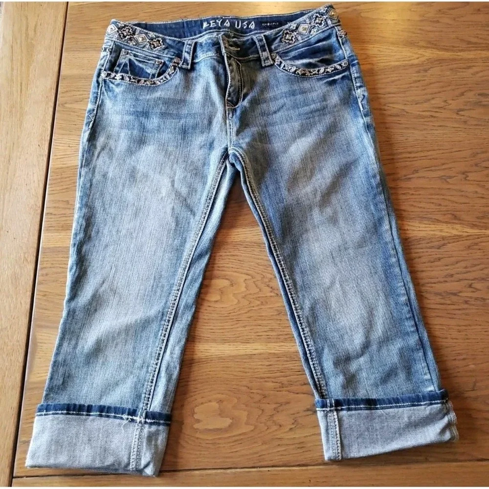 Sz 15 Jr Keya USA Women Easy Fit  Rhinestones Embroidered Cuff Capri Jean EUC - Picture 2 of 11